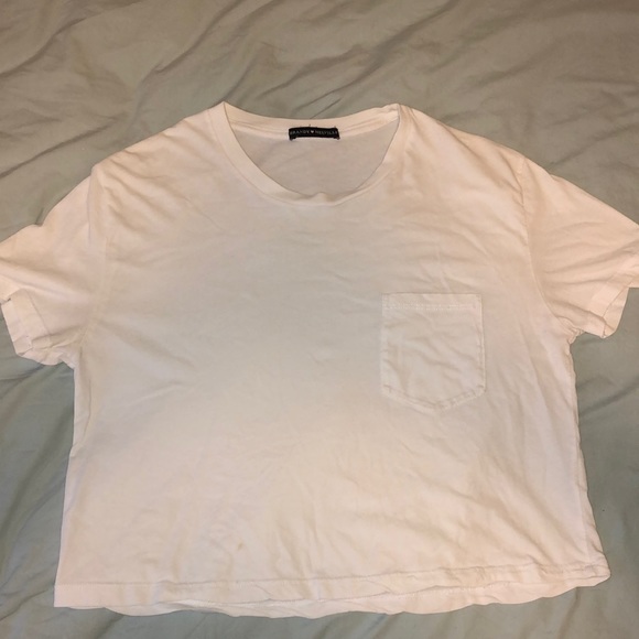 Brandy Melville white cropped tee with pocket - Picture 3 of 4